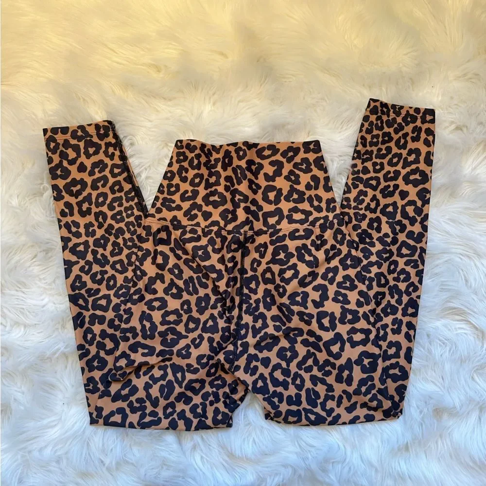 Beach Riot Leopard Print Piper Legging - Picture 4 of 4